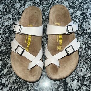 Birkenstock Mayari toe loop white